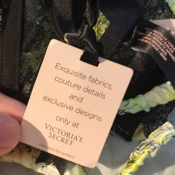 Victoria's Secret Designer Collection Fantasy Island Silk Lace Sexy 2 Piece Set - Picture 11 of 12